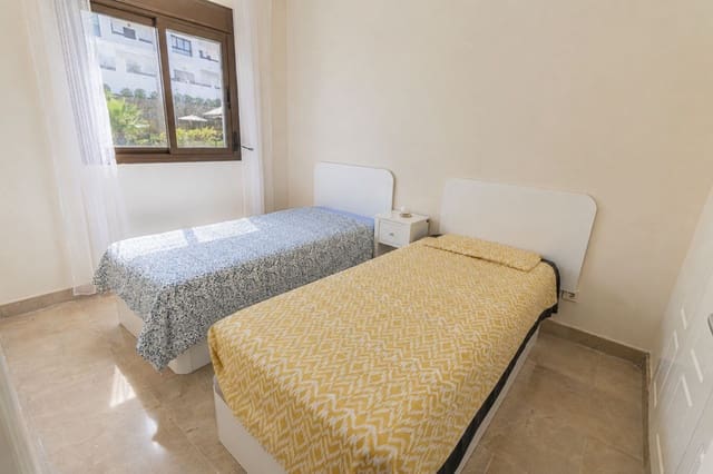 2 slaapkamer Appartement te koop in La Alcaidesa met zwembad garage - € 300.000 (Ref: 10039281)