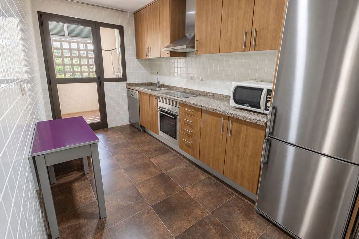 Apartamento de 2 habitaciones en La Alcaidesa en venta con piscina garaje - 300.000 € (Ref: 10039281)