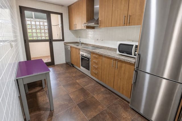 2 slaapkamer Appartement te koop in La Alcaidesa met zwembad garage - € 300.000 (Ref: 10039281)