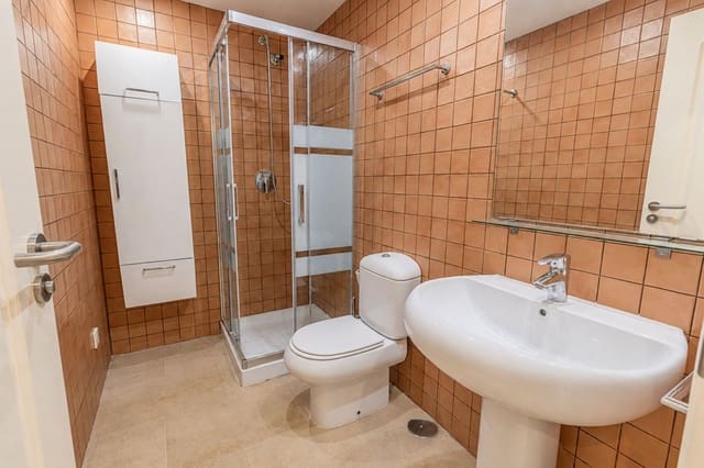 2 slaapkamer Appartement te koop in La Alcaidesa met zwembad garage - € 300.000 (Ref: 10039281)