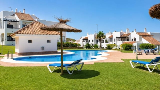 2 slaapkamer Appartement te koop in La Alcaidesa met zwembad garage - € 300.000 (Ref: 10039281)