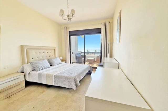 2 sovrum Lägenhet till salu i La Alcaidesa med pool garage - 440 000 € (Ref: 10044161)