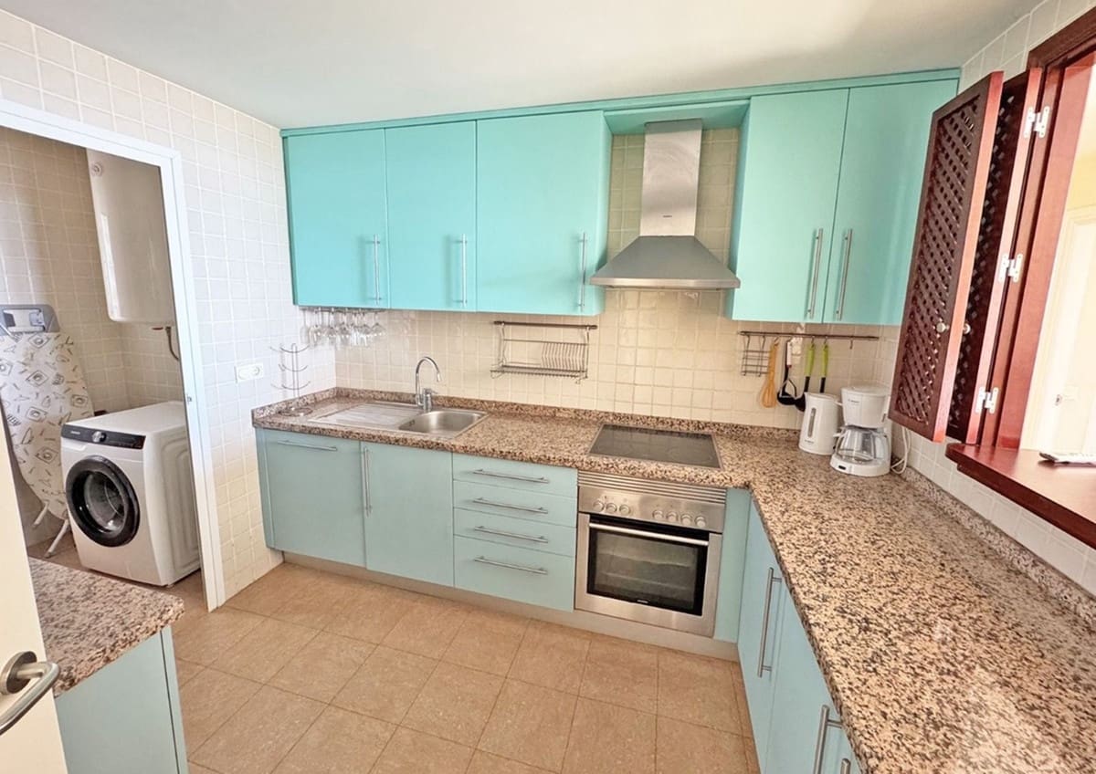 2 sovrum Lägenhet till salu i La Alcaidesa med pool garage - 440 000 € (Ref: 10044161)