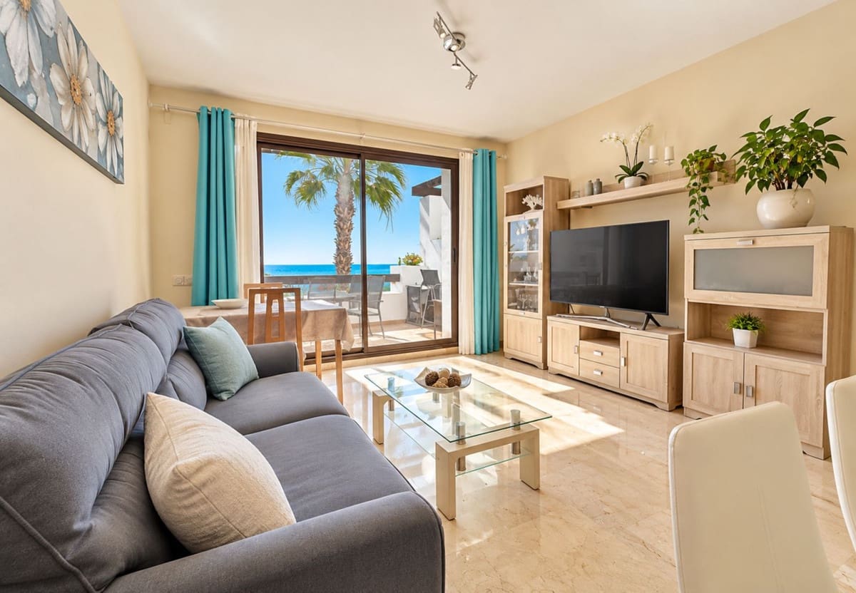 2 bedroom Apartment for sale in La Alcaidesa with pool garage - € 440,000 (Ref: 10044161)