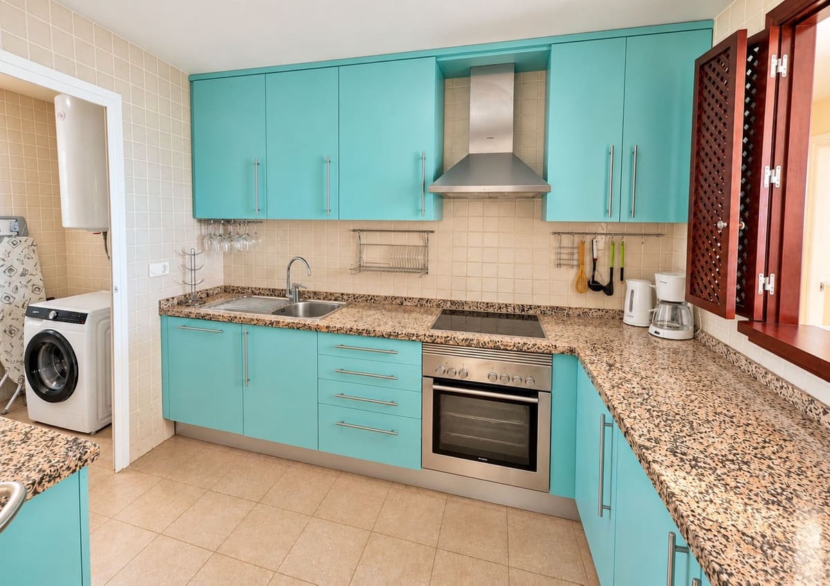 2 bedroom Apartment for sale in La Alcaidesa with pool garage - € 440,000 (Ref: 10044161)