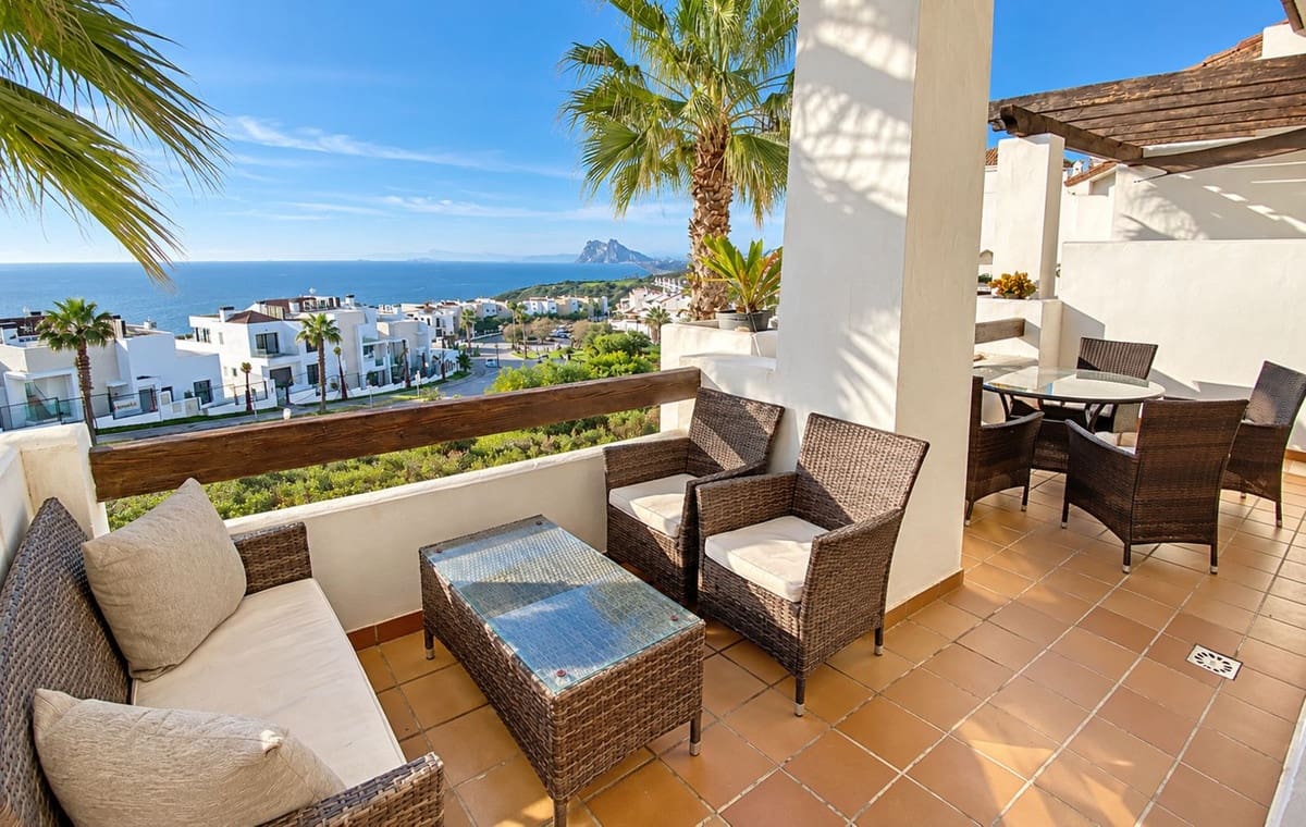 2 bedroom Apartment for sale in La Alcaidesa with pool garage - € 440,000 (Ref: 10044161)