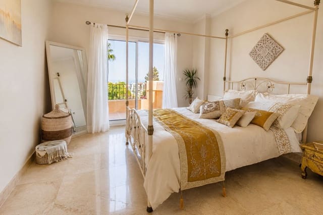 3 sovrum Semi-fristående Villa till salu i La Alcaidesa med pool garage - 580 000 € (Ref: 10044382)