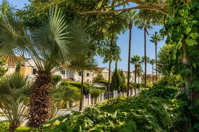 3 sovrum Semi-fristående Villa till salu i La Alcaidesa med pool garage - 580 000 € (Ref: 10044382)