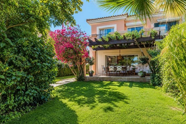 3 sovrum Semi-fristående Villa till salu i La Alcaidesa med pool garage - 580 000 € (Ref: 10044382)