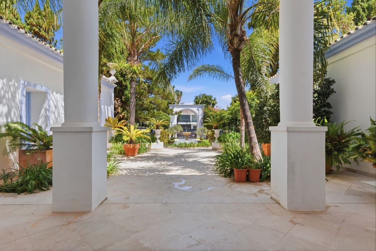 6 chambre Villa/Maison à vendre à Atalaya-Isdabe avec piscine garage - 16 000 000 € (Ref: 10060842)