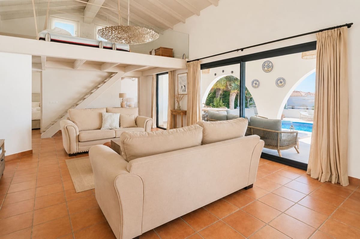 4 soverom Bungalow til salgs i Punta de la Chullera med garasje - € 1 950 (Ref: 10062827)