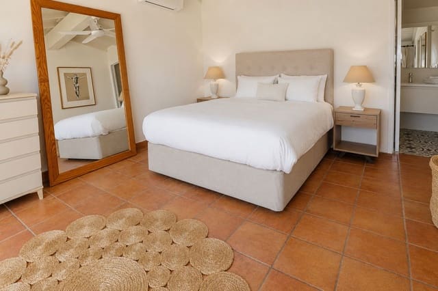   4 soveværelse   ferieBungalow i Punta de la Chullera, Manilva med   garage  - € 1.950 (Ref: 10062827)