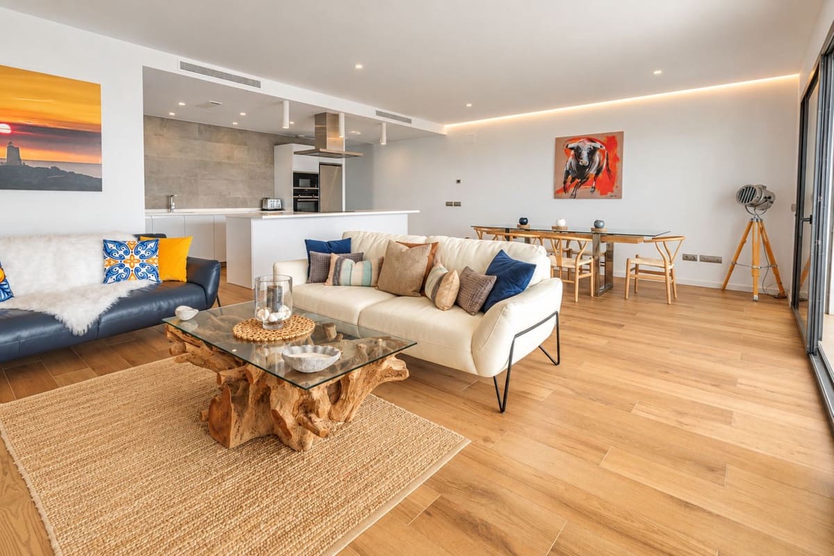 2 bedroom Beach Apartment for sale in La Alcaidesa with pool garage - € 725,000 (Ref: 10110468)