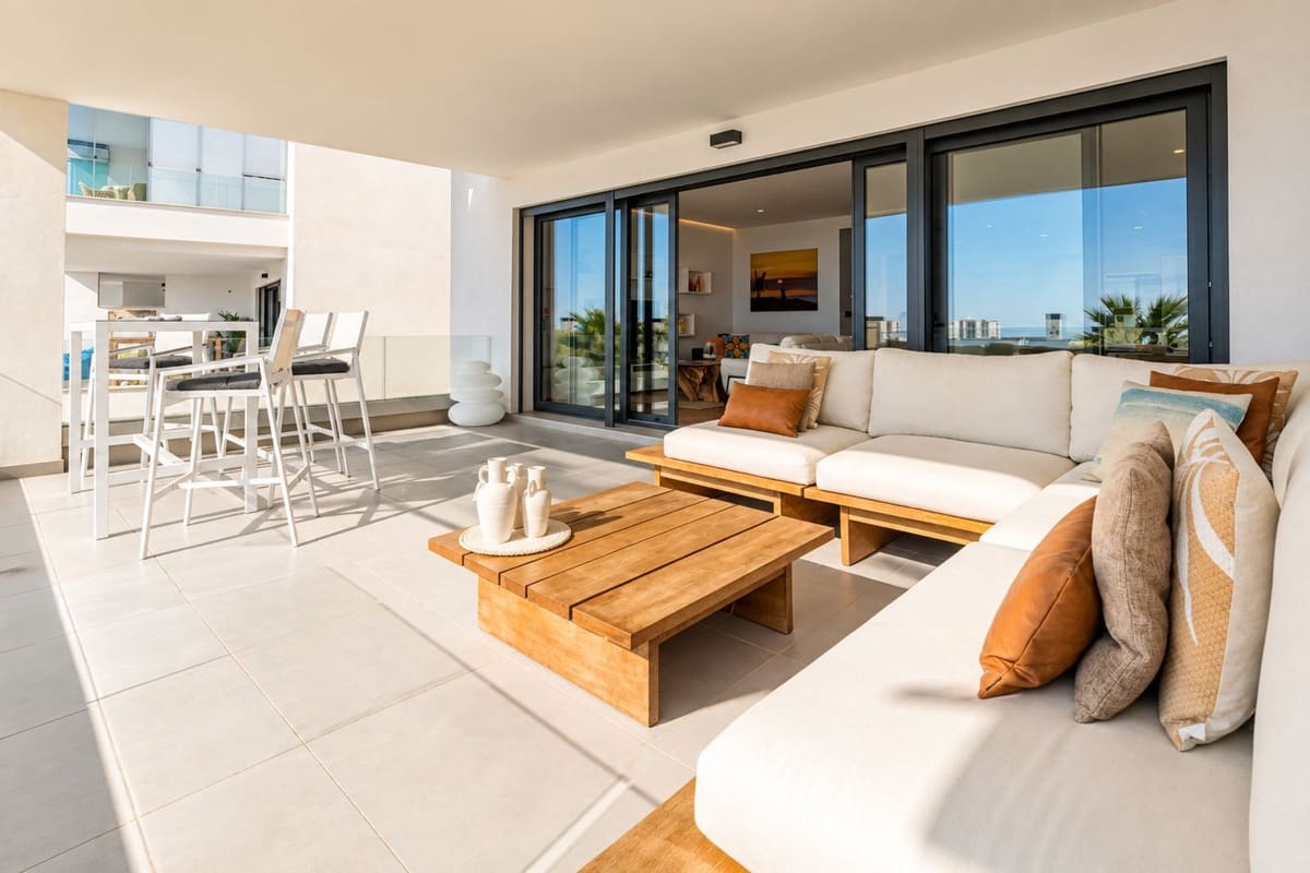 2 bedroom Beach Apartment for sale in La Alcaidesa with pool garage - € 725,000 (Ref: 10110468)