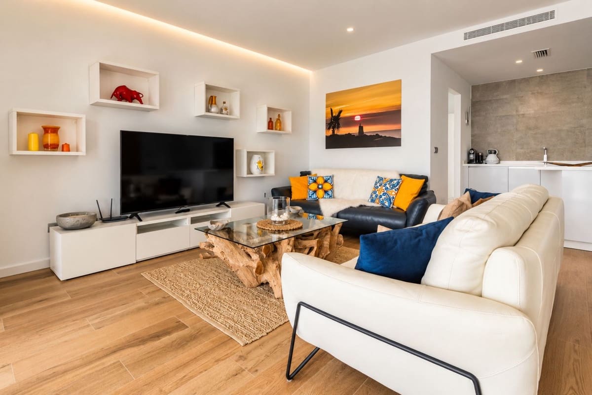 2 bedroom Beach Apartment for sale in La Alcaidesa with pool garage - € 725,000 (Ref: 10110468)
