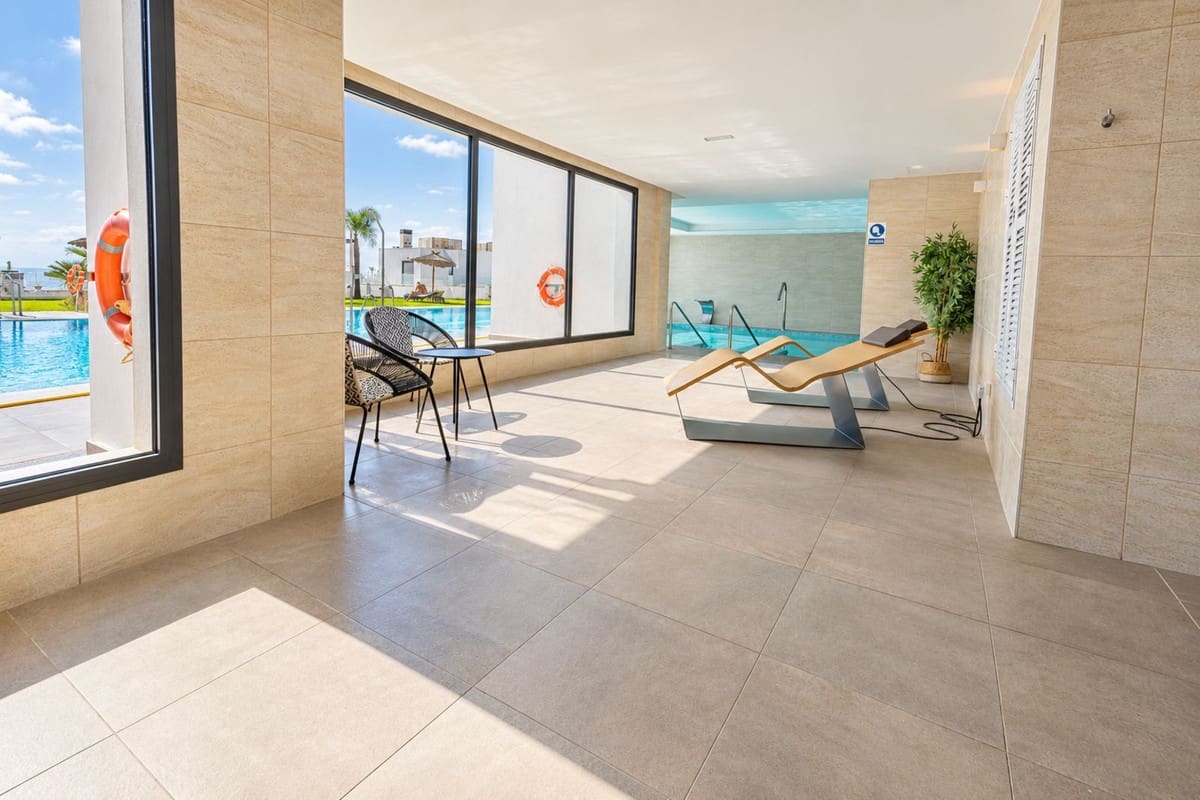 2 bedroom Beach Apartment for sale in La Alcaidesa with pool garage - € 725,000 (Ref: 10110468)