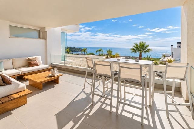 2 slaapkamer Strandappartement te koop in La Alcaidesa met zwembad garage - € 725.000 (Ref: 10110468)
