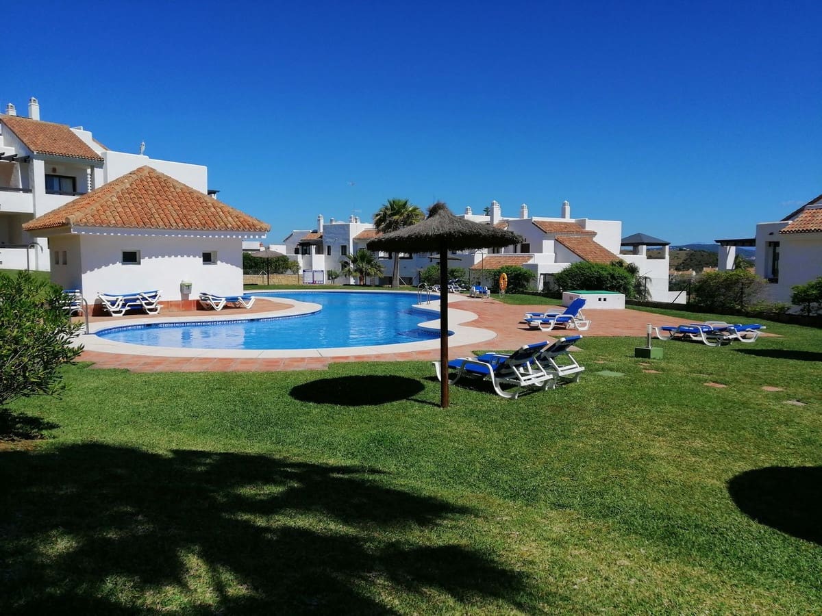 2 bedroom Apartment for rent in La Alcaidesa with pool garage - € 1,200 (Ref: 10111908)