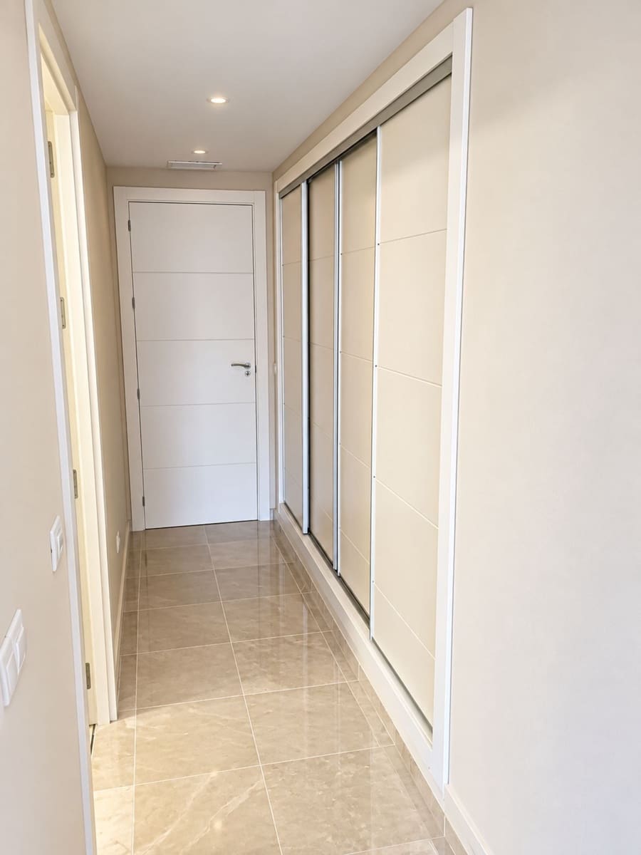2 bedroom Apartment for rent in La Alcaidesa with pool garage - € 1,050 (Ref: 10113426)