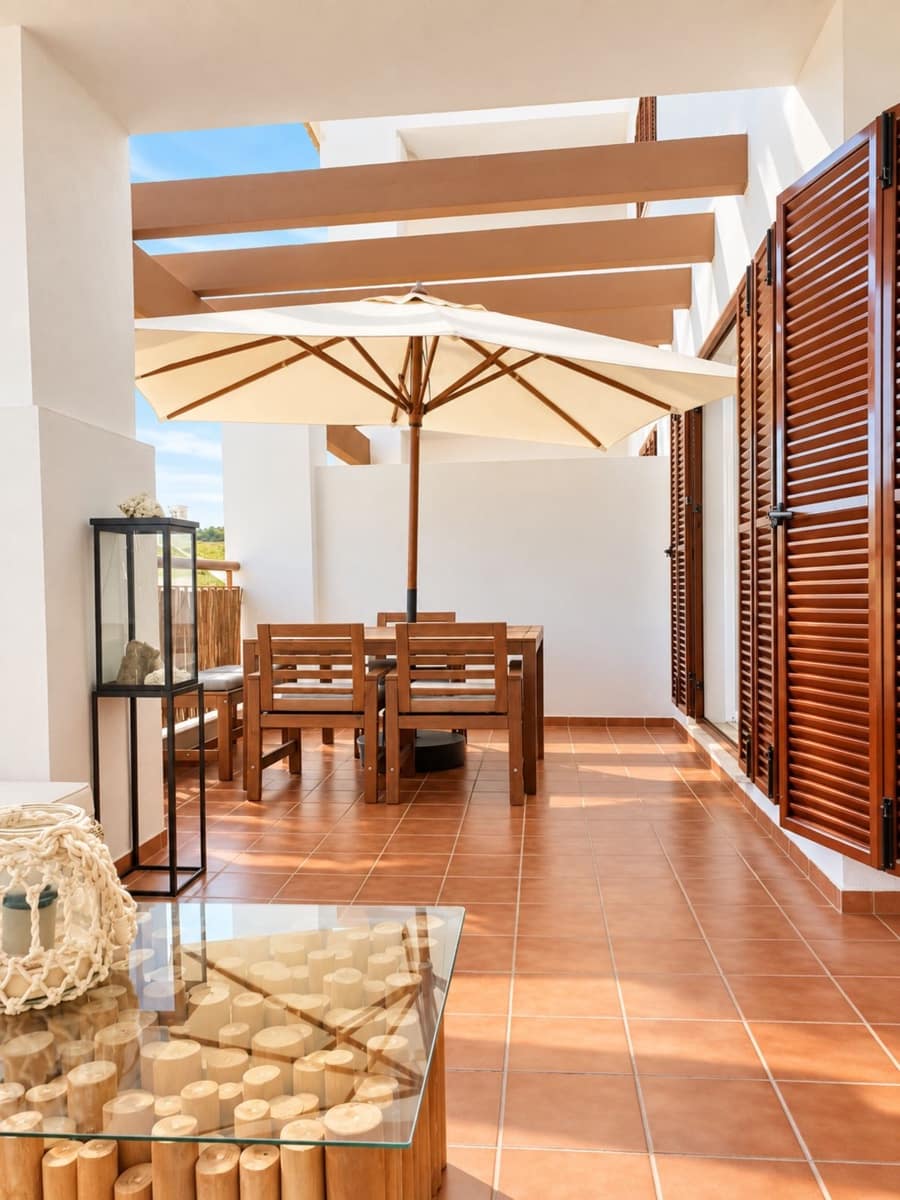 2 bedroom Apartment for rent in La Alcaidesa with pool garage - € 1,050 (Ref: 10113426)
