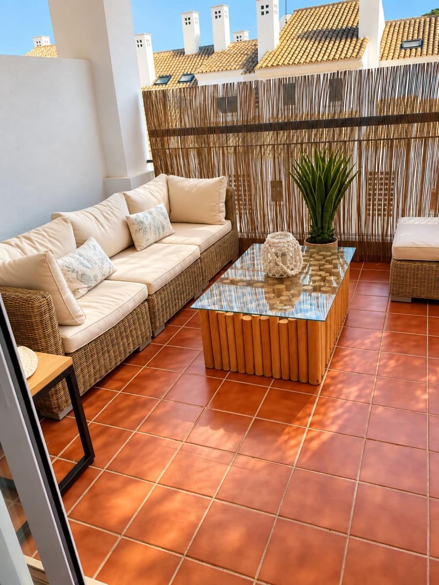 2 bedroom Apartment for rent in La Alcaidesa with pool garage - € 1,050 (Ref: 10113426)