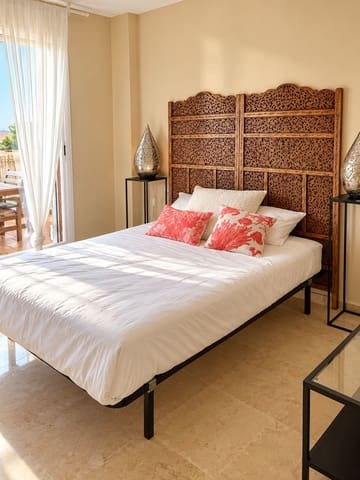 Apartamento de 2 habitaciones en La Alcaidesa en alquiler con piscina garaje - 1.050 € (Ref: 10113426)