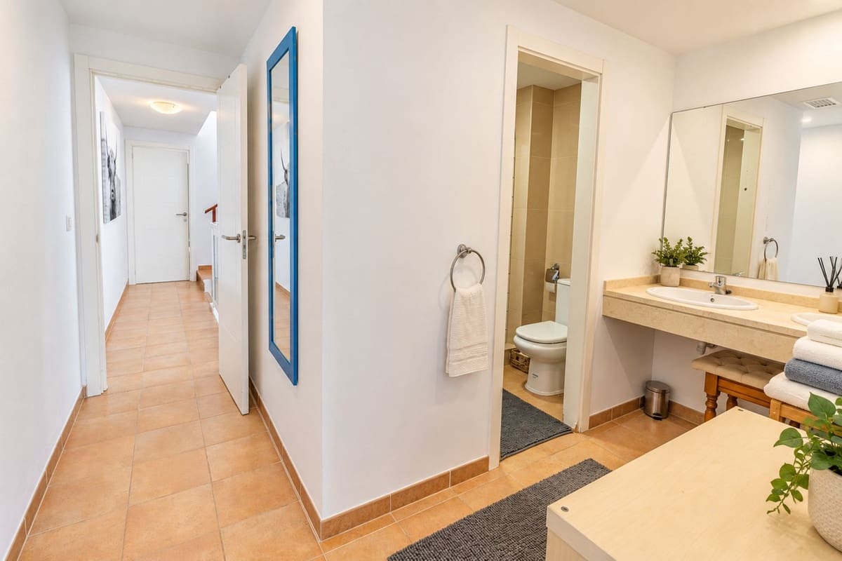 2 Zimmer Haus zu verkaufen in La Alcaidesa mit Pool Garage - 305.000 € (Ref: 10121083)