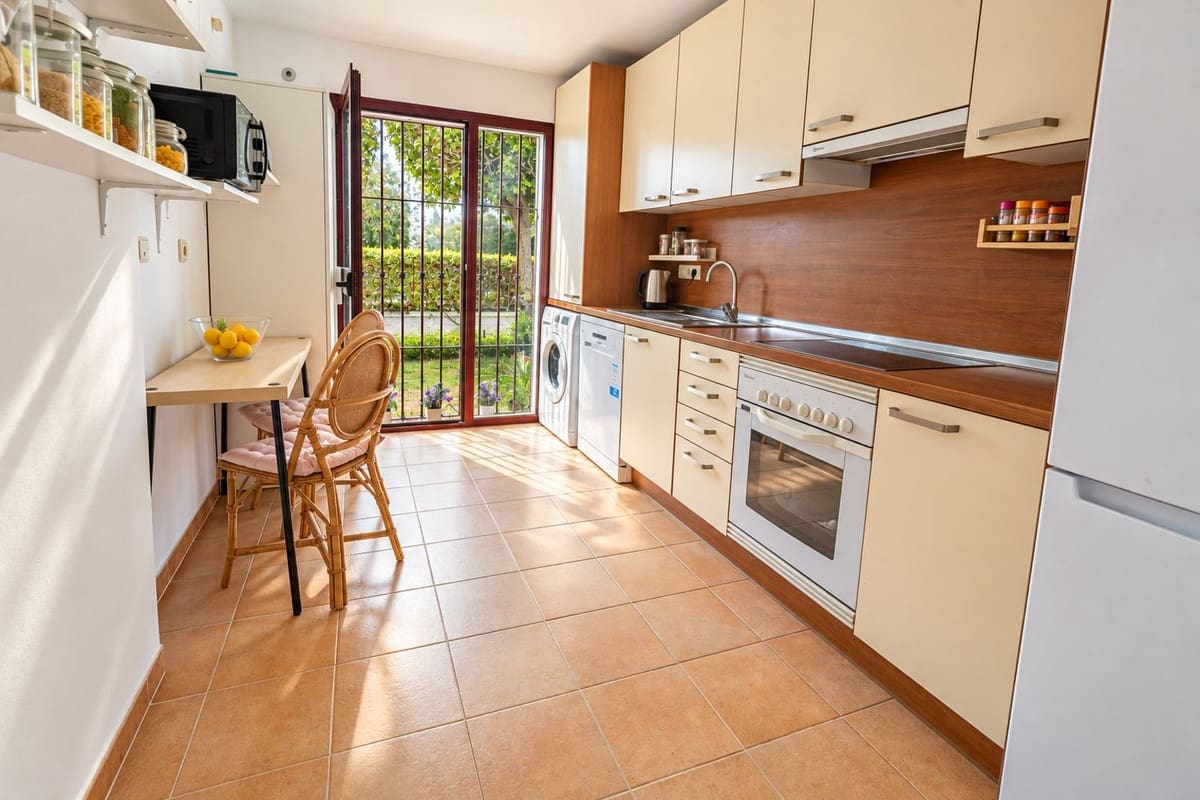 2 Zimmer Haus zu verkaufen in La Alcaidesa mit Pool Garage - 305.000 € (Ref: 10121083)