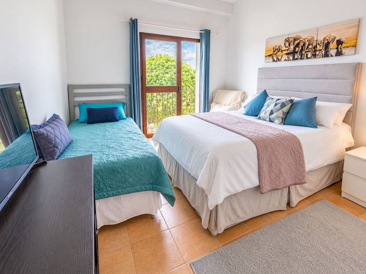 2 Zimmer Haus zu verkaufen in La Alcaidesa mit Pool Garage - 305.000 € (Ref: 10121083)