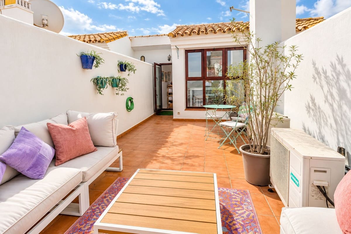 2 Zimmer Haus zu verkaufen in La Alcaidesa mit Pool Garage - 305.000 € (Ref: 10121083)