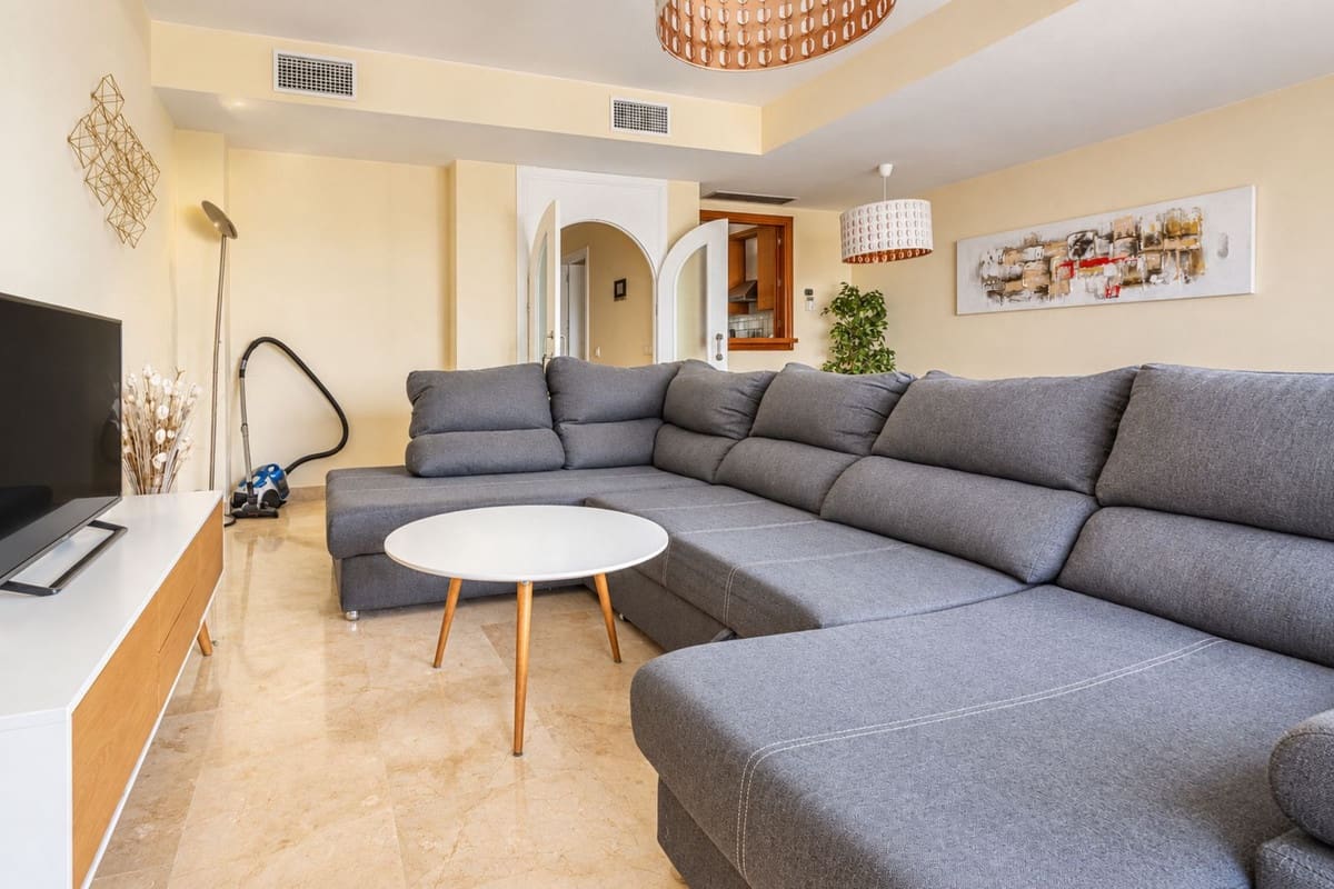 3 bedroom Terraced Villa for rent in La Alcaidesa with pool garage - € 2,300 (Ref: 10130542)