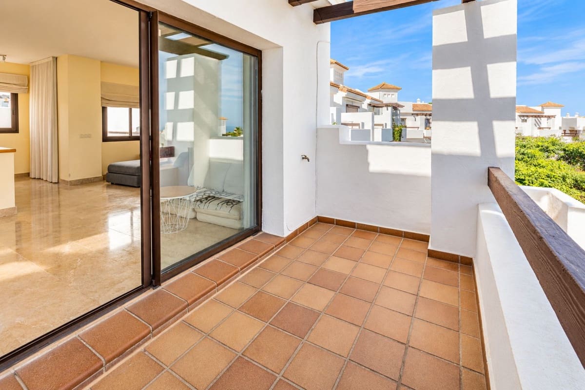 3 bedroom Terraced Villa for rent in La Alcaidesa with pool garage - € 2,300 (Ref: 10130542)
