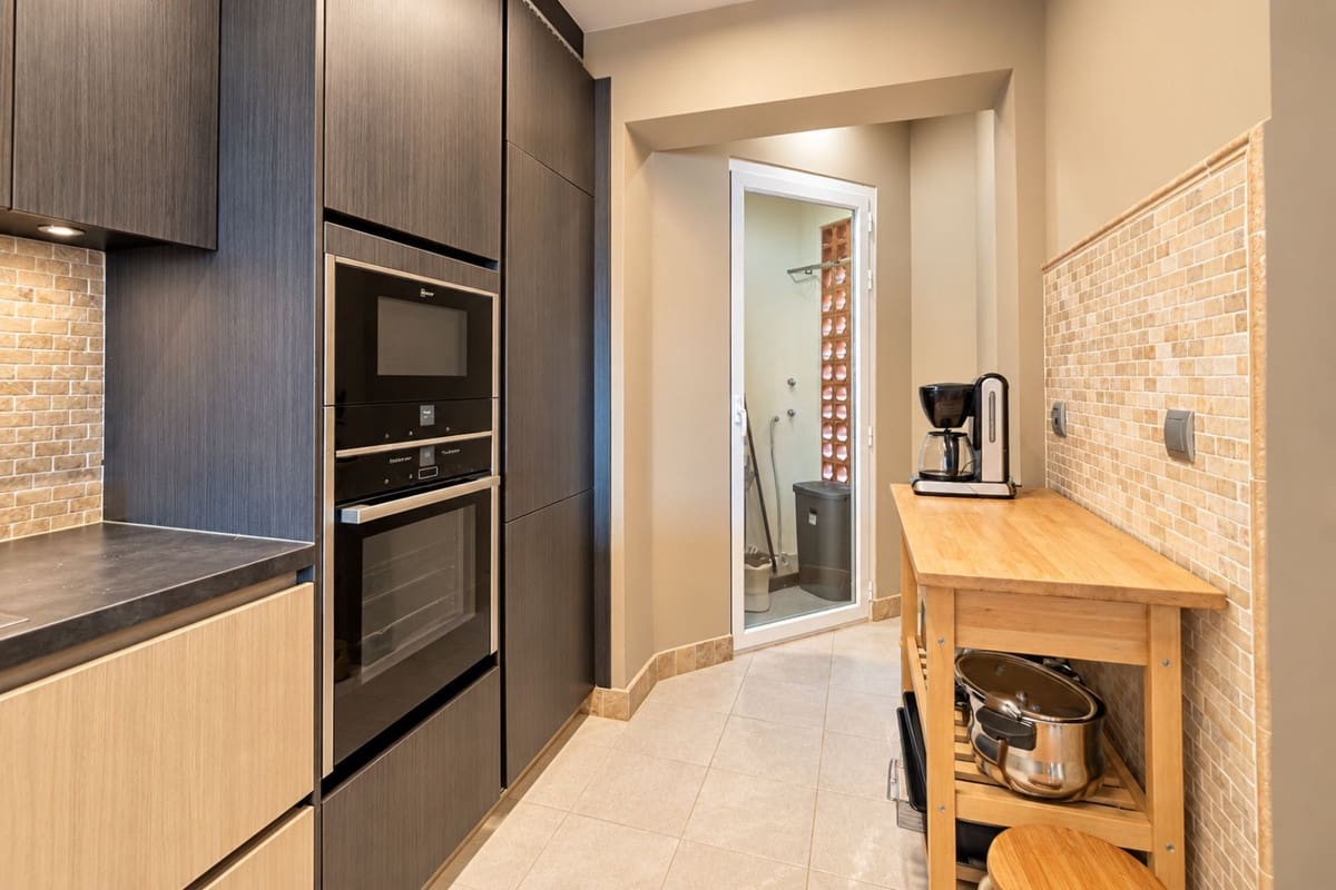 2 sypialnia Apartament przy plaży do wynajęcia w La Alcaidesa z basenem garażem - 1 250 € (Ref: 10148106)