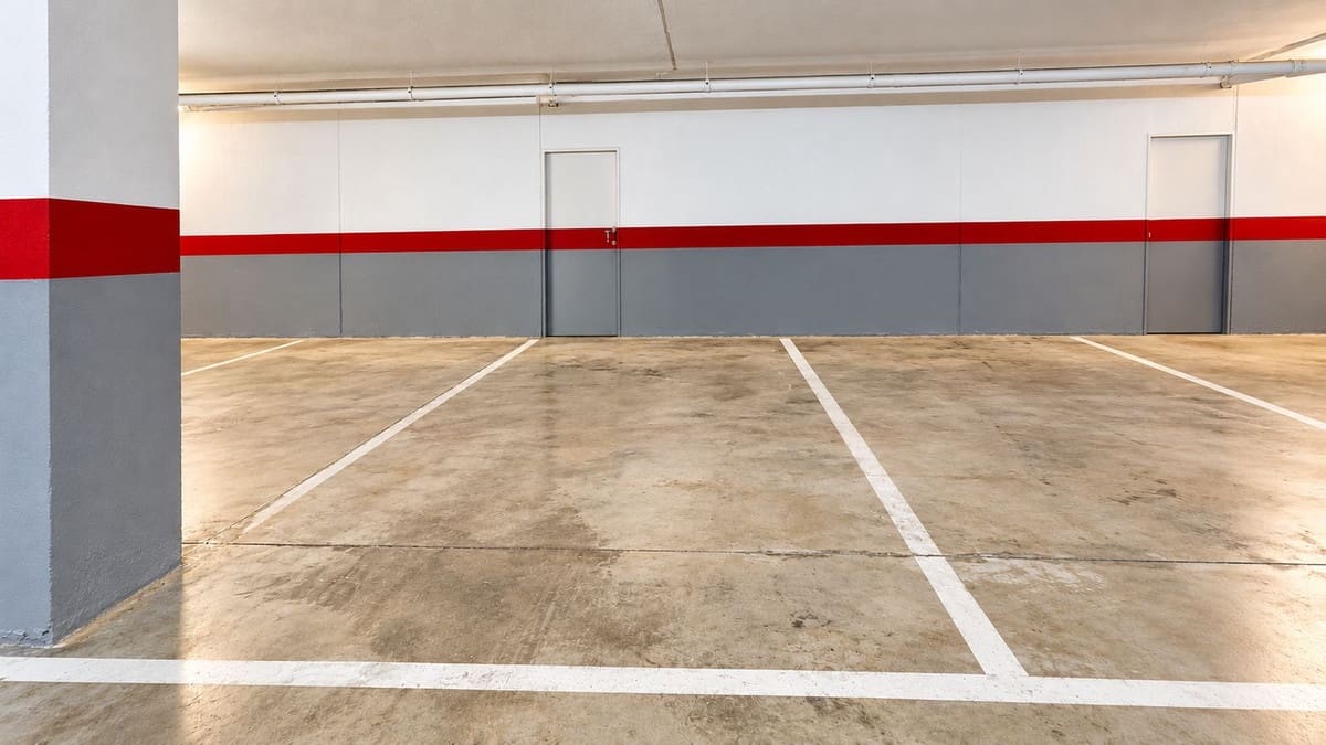 2 sypialnia Apartament przy plaży do wynajęcia w La Alcaidesa z basenem garażem - 1 250 € (Ref: 10148106)