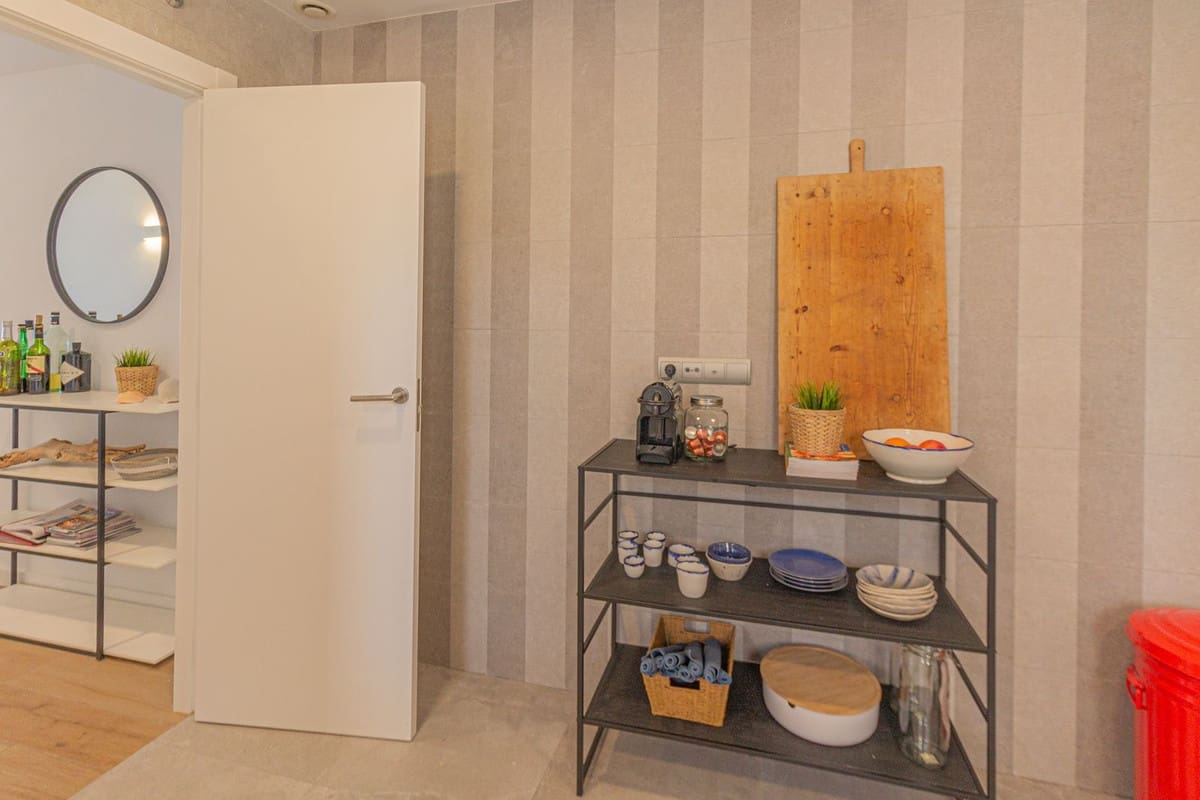 3 slaapkamer Appartement te huur in La Alcaidesa met zwembad - € 2.300 (Ref: 7720564)