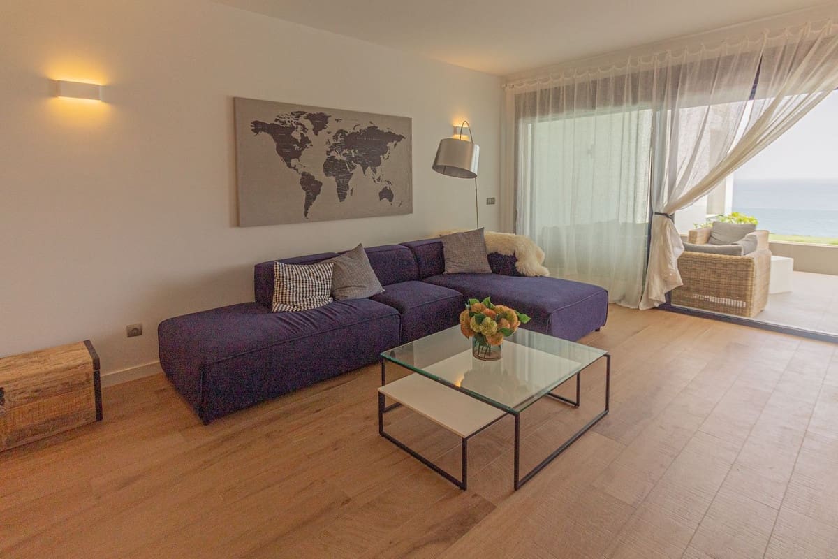 3 slaapkamer Appartement te huur in La Alcaidesa met zwembad - € 2.300 (Ref: 7720564)