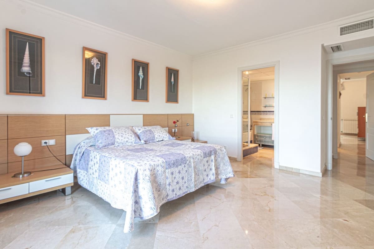 2 camera da letto Appartamento da affittare in La Alcaidesa con piscina garage - 1.400 € (Rif: 8044909)