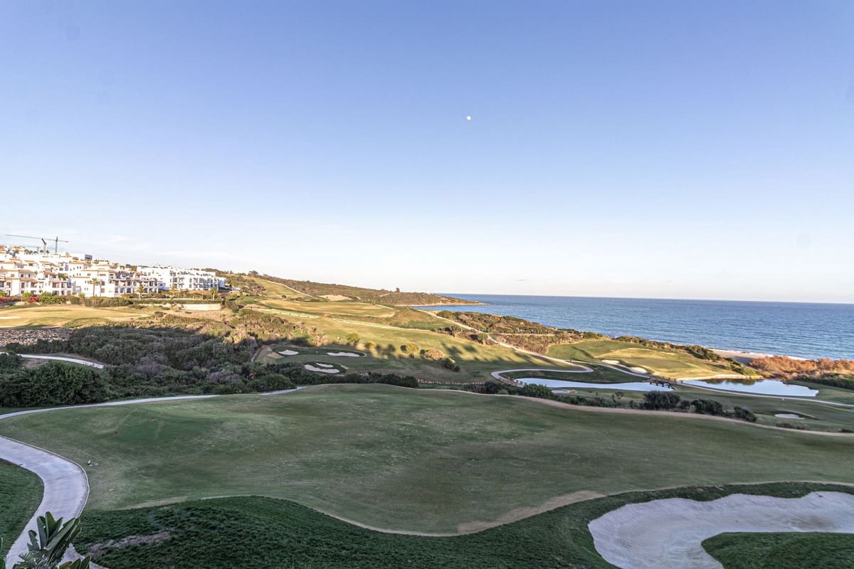 2 camera da letto Appartamento da affittare in La Alcaidesa con piscina garage - 1.400 € (Rif: 8044909)