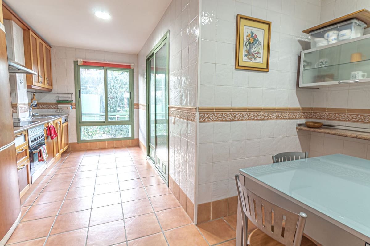 2 camera da letto Appartamento da affittare in La Alcaidesa con piscina garage - 1.400 € (Rif: 8044909)