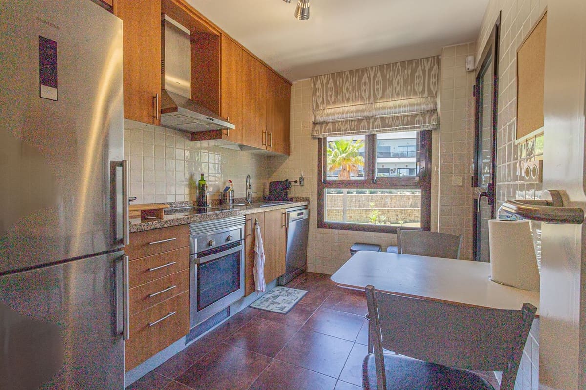 2 Zimmer Penthouse zu vermieten in La Alcaidesa mit Pool Garage - 1.300 € (Ref: 8371462)