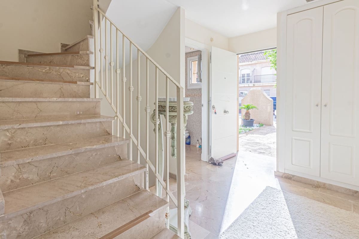 Pareado de 4 habitaciones en La Alcaidesa en venta con piscina garaje - 338.000 € (Ref: 8693111)