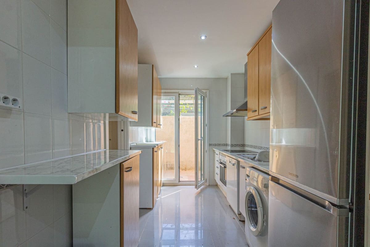 Pareado de 4 habitaciones en La Alcaidesa en venta con piscina garaje - 338.000 € (Ref: 8693111)