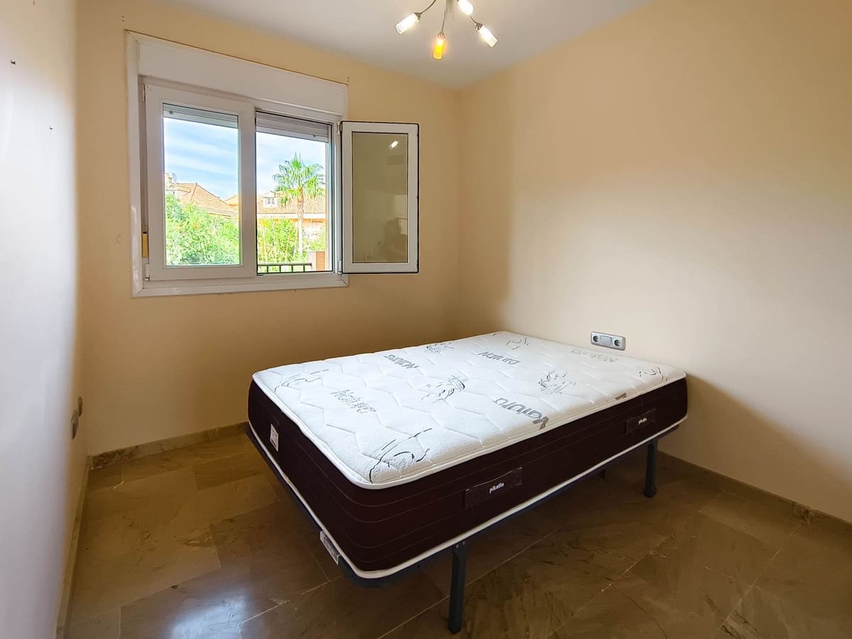 Pareado de 4 habitaciones en La Alcaidesa en venta con piscina garaje - 338.000 € (Ref: 8693111)