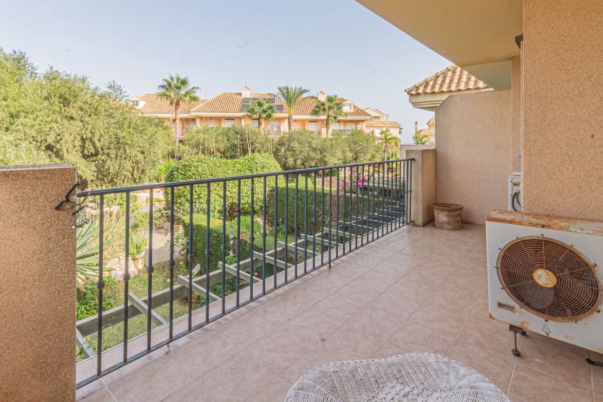 Pareado de 4 habitaciones en La Alcaidesa en venta con piscina garaje - 338.000 € (Ref: 8693111)