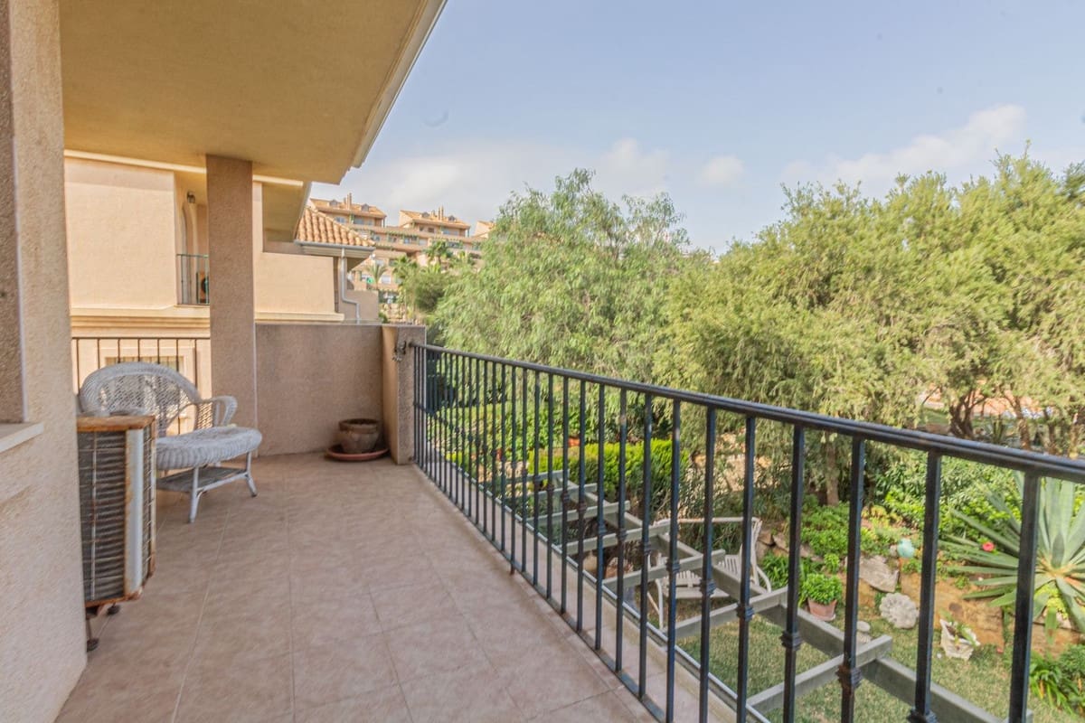 Pareado de 4 habitaciones en La Alcaidesa en venta con piscina garaje - 338.000 € (Ref: 8693111)