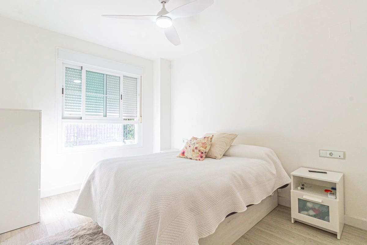 3 chambre Appartement à vendre à La Alcaidesa avec piscine garage - 290 000 € (Ref: 8898037)