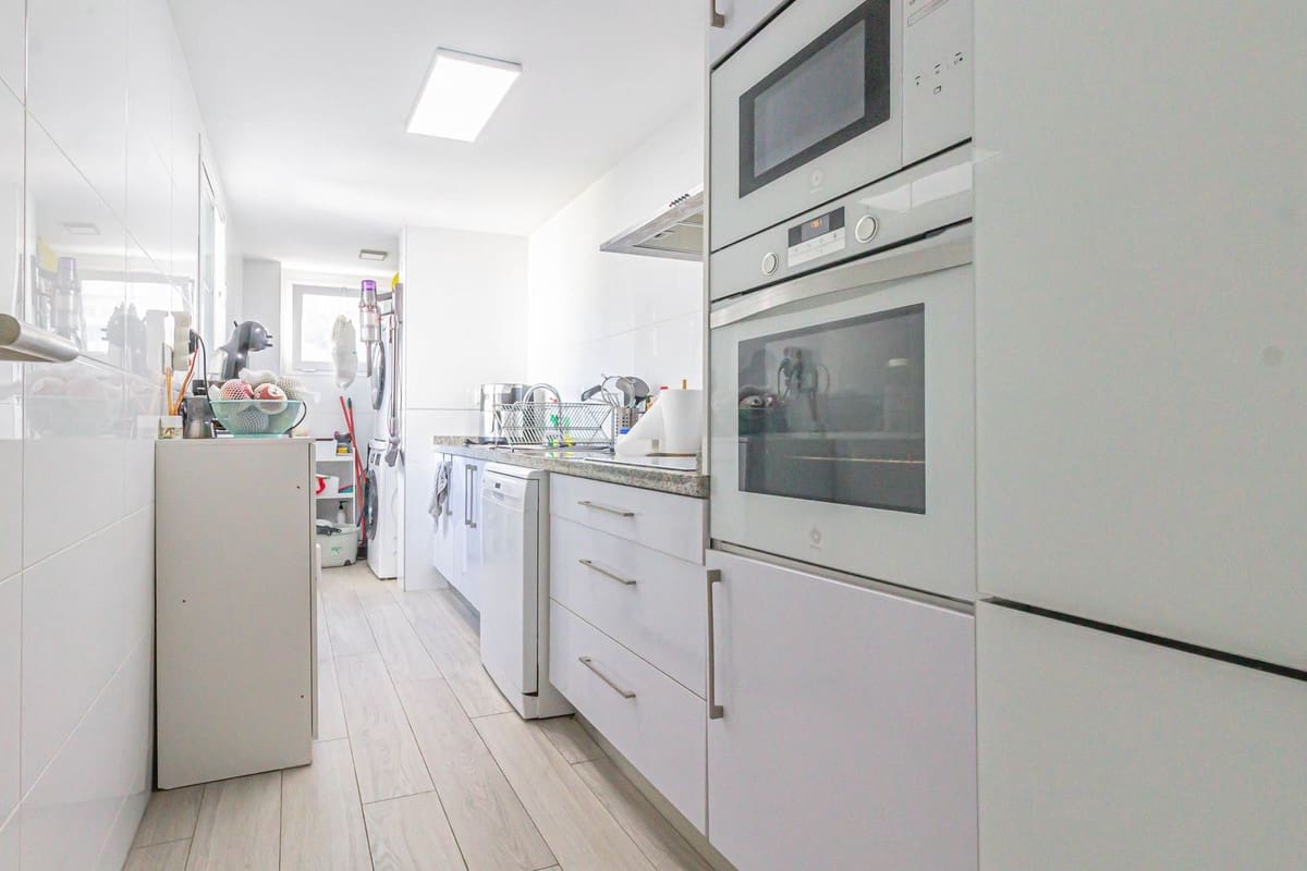 3 chambre Appartement à vendre à La Alcaidesa avec piscine garage - 290 000 € (Ref: 8898037)