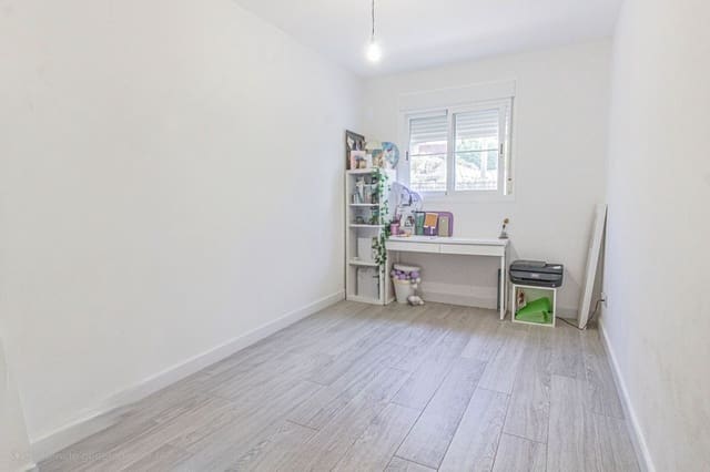 3 bedroom Apartment for sale in La Alcaidesa with pool garage - € 290,000 (Ref: 8898037)