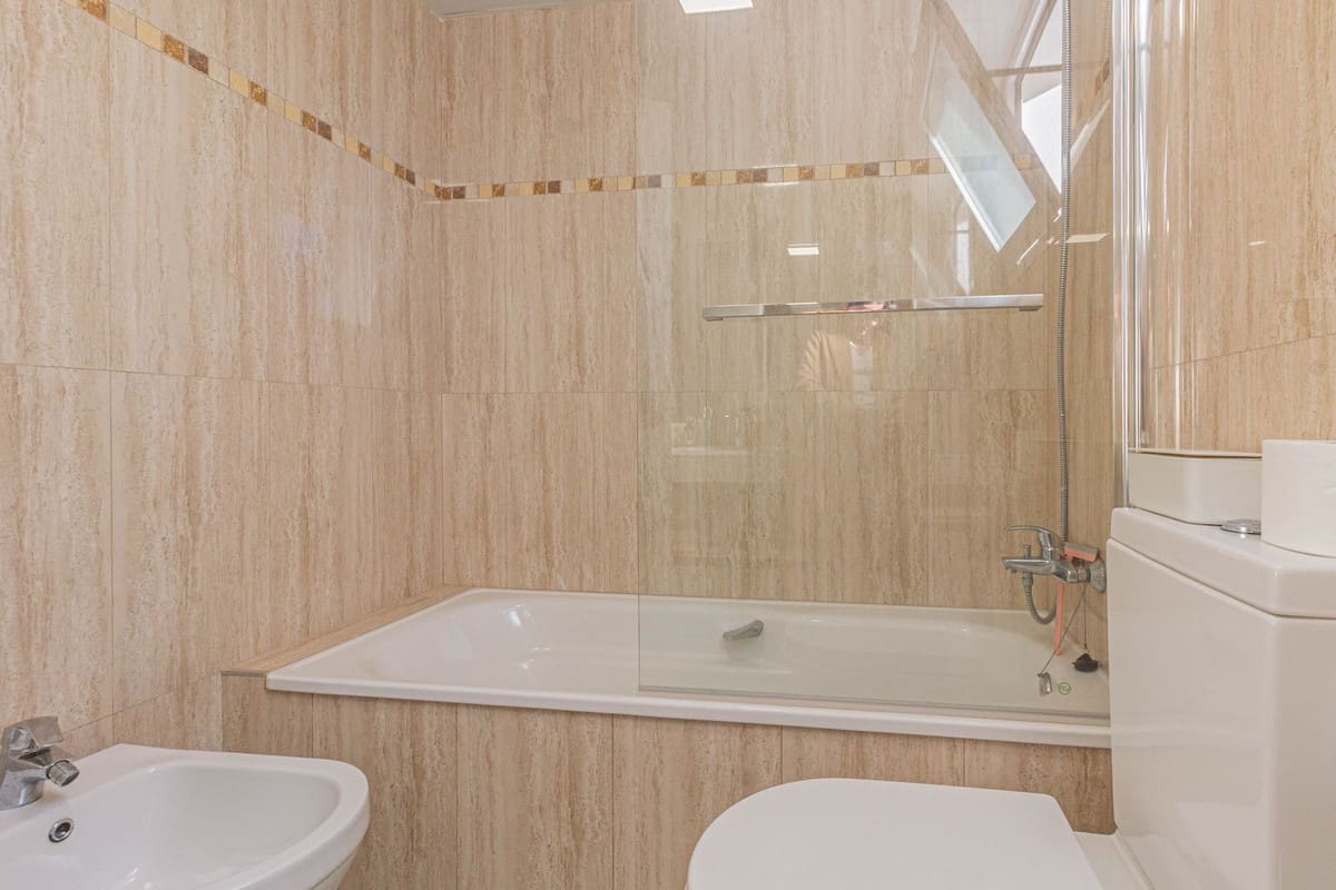 3 chambre Appartement à vendre à La Alcaidesa avec piscine garage - 290 000 € (Ref: 8898037)