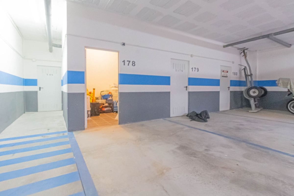 3 chambre Appartement à vendre à La Alcaidesa avec piscine garage - 290 000 € (Ref: 8898037)